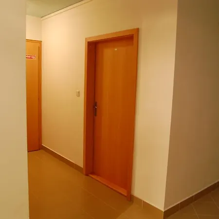 Safran Apartment